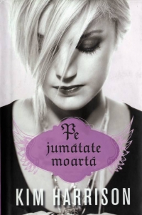 Cartea intai: Pe jumatate moarta (Seria MADISON AVERY)