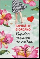 Cupidon are aripi de carton