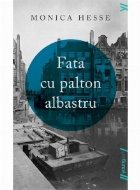 Fata palton albastru